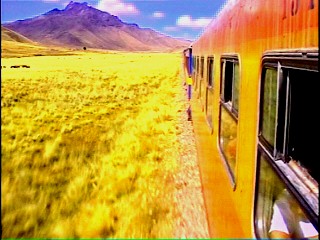 Mit der Andenbahn durchs Hochland der Anden.