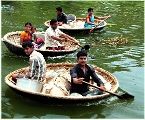 Rundboote in Indien